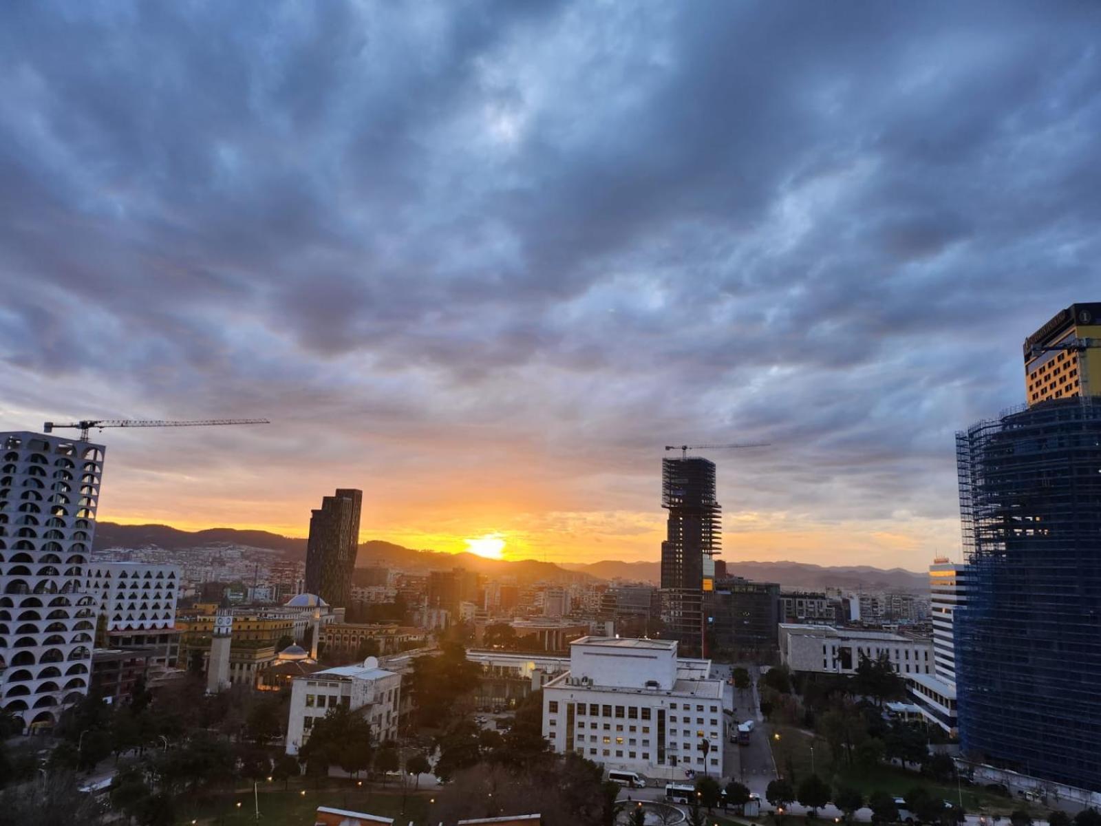 Appartement Sky Dwelling Tirana Extérieur photo